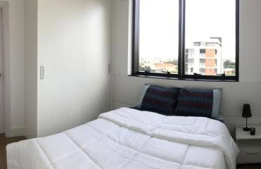609-Apartamento Encantador, com 1 vaga de GARAGEM, Todo Mobiliado e Decorado, Edificio com Academia, Lavanderia, Excelente localização no Rebouças, Proximo ao Batel e Centro - Foto 8