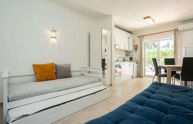 Nice Terrace and Pool Alvor Flat - Photo 3