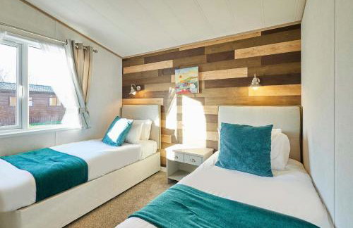 Hedgerow Lodge with Hot Tub - Foto 11