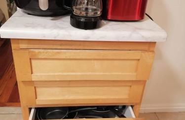 Beautiful home with your own entrance in Sandy - Foto 29