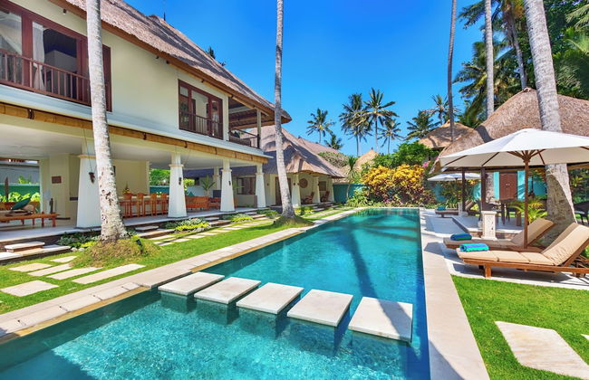 Beautiful Private Pool Villa by the Beach in Candidasa - Foto 1