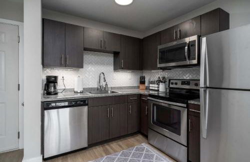 Fourth & River - Top-Floor condo with River Views - 3 King Suites - Foto 11