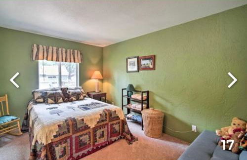 Spacious cozy chalet huge deck over seasonal creek - Foto 77