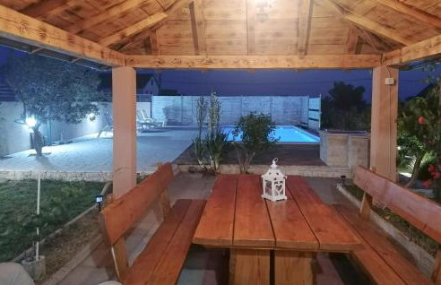 4 Bedroom Gorgeous Home In Lisicic - Foto 19