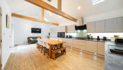 The Corner House - Photo 1