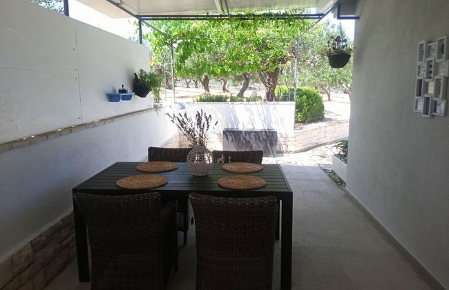 Mary: Relaxing With Pool - H - Foto 25