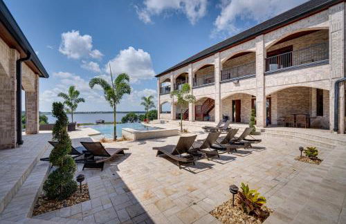 Groveland Home with Pool Luxurious Lakefront Oasis! - Foto 37