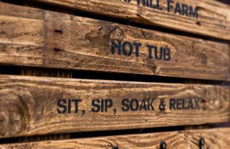 The Woodland Lodge - Wood Fired Hot Tub and Firepit - Foto 7