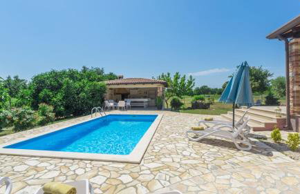 Beautiful villa Pianta with pool in Porec - Photo 2