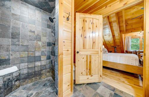 The Holiday Cabin at Lake Lure - Photo 43