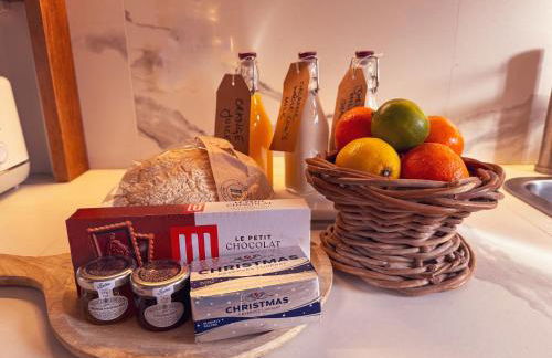 The Cabana Luxury Award Winning Tiny Home with Hot Tub and Private Garden 2 mins Walk to Ryde Beach - Photo 39