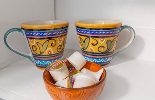 Midcentury Modern - central location to all - Foto 2