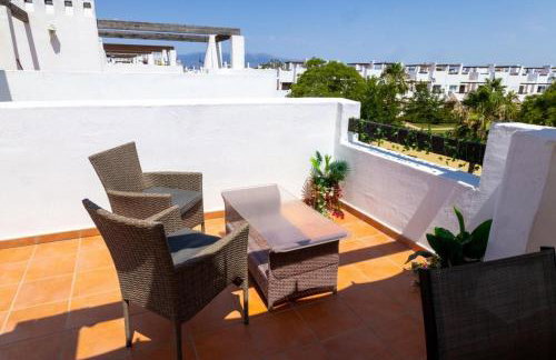 Penthouse for 4 Rooftop Terrace & Communal Pools - Photo 48