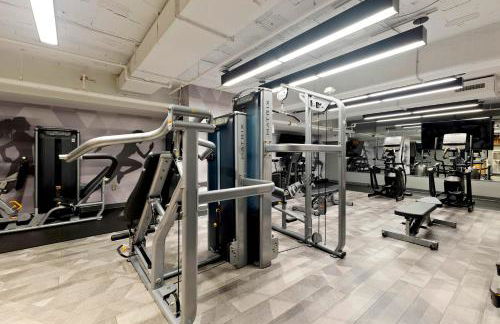 CASA Arlington Suite with Top-Tier Amenities & Parking - Foto 55