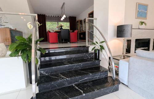 Luxurious Villa with Pool - Foto 14