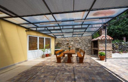 Lovely Home In Susnjevica With Kitchen - Photo 12