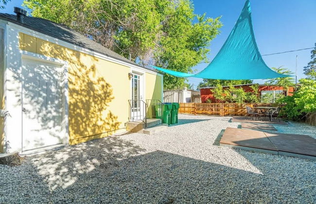 Charming Family 2BR Midtown Reno - Pets Welcome - Photo 14