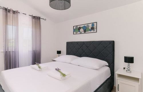 Apartment Ljubica with pool - Photo 9