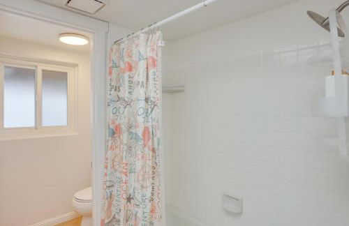 Waterfront Getaway on Lake Elsinore with Swim Spa - Foto 32