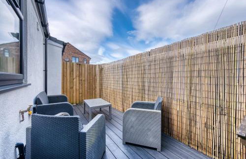 4-Bedroom Stunning Luxe, Spacious & Stylish Design House Bolton, Sleeps 11, with Parking Central Bolton, Links to Manchester, Pet-Friendly, Best For Groups! WORK CONTRACTORS SPECIAL OFFER! - by Blue Puffin Stays - Foto 23
