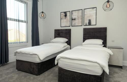 Dwell Living Luxurious 5BD House Central - Foto 43