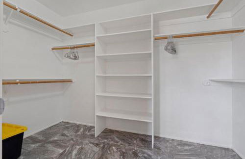 French Country Charm with Pool and Mountain Views - Foto 20