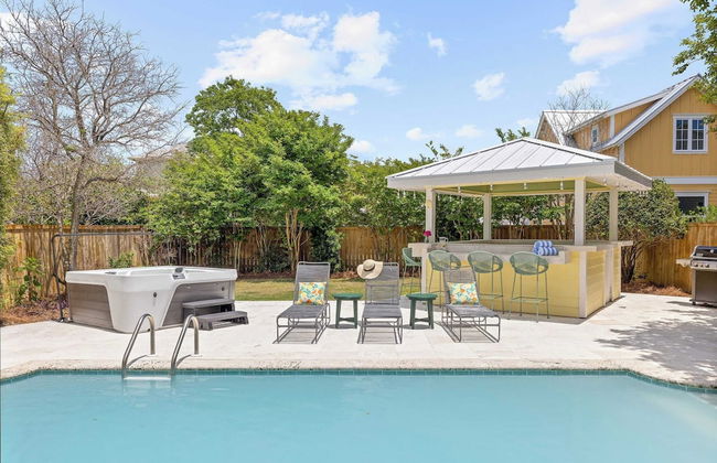 Luxe Villa Near Beach, Pool + Hottub, Chef's Kitchen Woodward Way by Avantstay - Foto 27