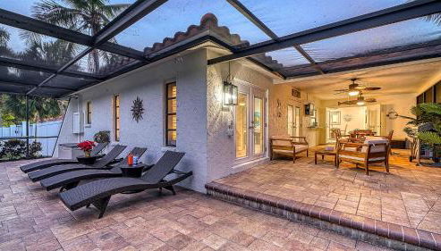 Casa Del Mar - Pet Friendly House on Siesta Key w/ Outdoor Patio & Private Screened-In Heated Pool! - Foto 5