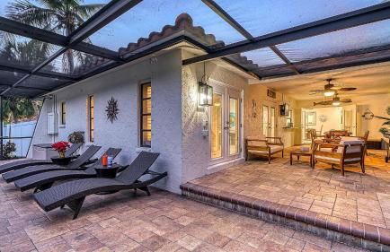 Casa Del Mar - Pet Friendly House on Siesta Key w/ Outdoor Patio & Private Screened-In Heated Pool! - Foto 5