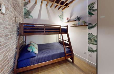 Chic Penthouse with bus stop at doorstep - 15 Minutes to NYC - Foto 5