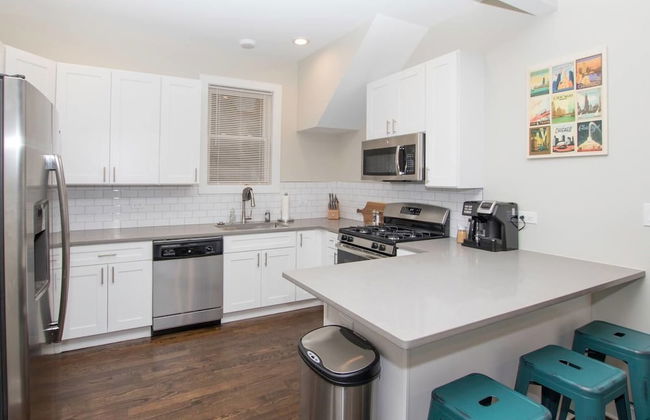 2 Level Home near Wrigley - Foto 12