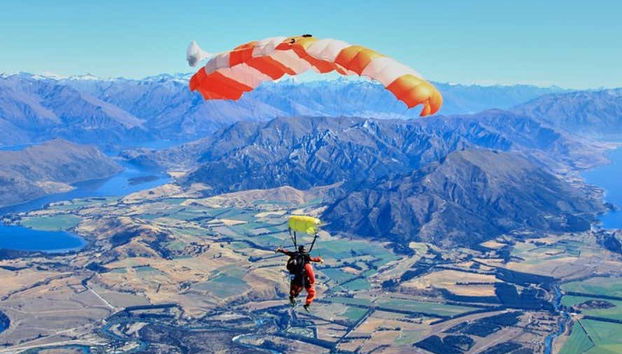 Sobrevoaremos a incrível beleza natural de Wanaka