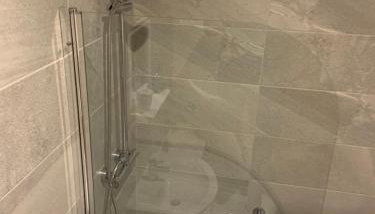 Kingfisher Cottage at Duffryn Mawr Cottages - Foto 3, Shower