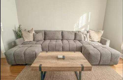 Spacious Home Downtown - Children's Hospital, Pets - Foto 2