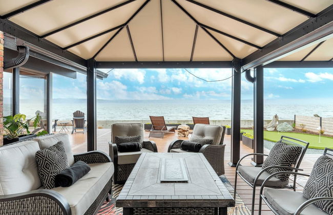 Oceanfront w/ Game Room, Fire Pit, Panoramic Views Angels Landing by Avantstay - Photo 33