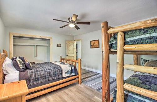 Family Cabin with Game Room! 32 Mi to Sunrise Resort - Foto 19