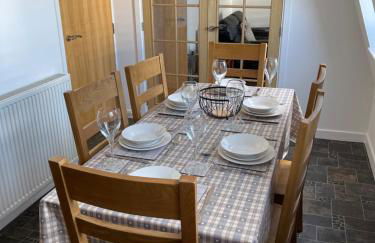 Lovely, Sleeps 6, 2 baths, Riverside Views, Parking, GY - Foto 7