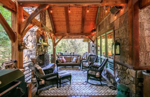 Luxury Riverfront Lodge - Sleeps 12, VIEWS, Fireplaces, Dogs OK - Photo 5