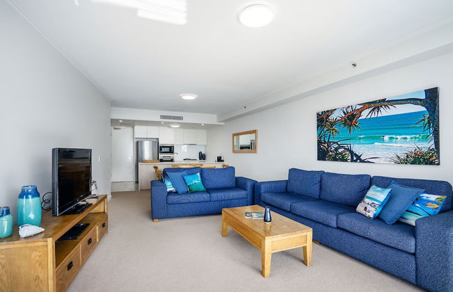 Reflection Tower Two - Photo 42