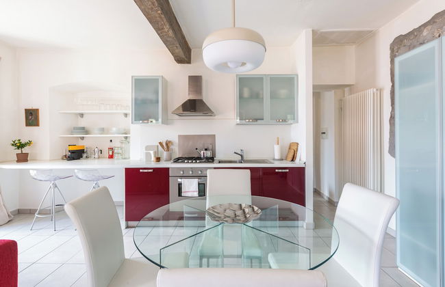 Lake View Terrace Apartment by Rent all Como - Photo 9