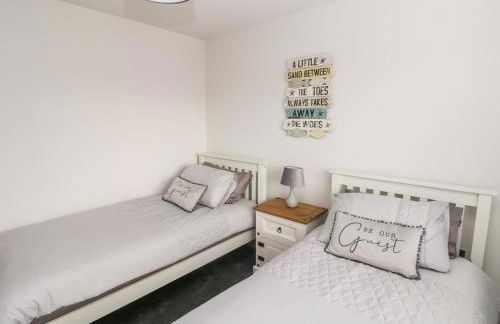 LunaRoxx, 6 Meadow Gardens, Kilgetty - Photo 23