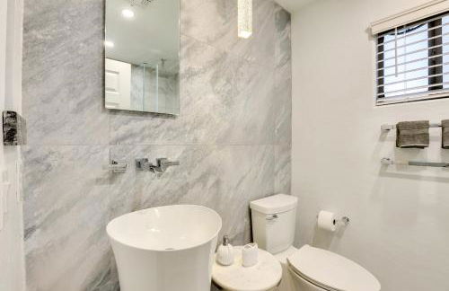 7 Mi to State Farm Stadium Family Home with Pool - Foto 20