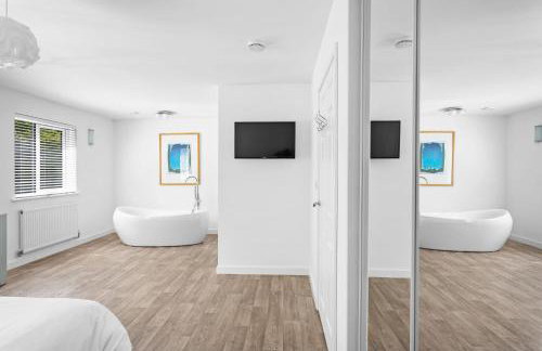 The Clover Lodge, Redlake Farm - Hot tub, BBQ, free parking - Foto 3