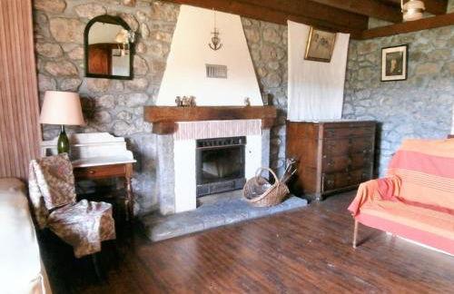 Maison de charme dans le Parc des Volcans d'Auvergne avec terrasse - Photo 2