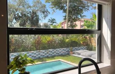 Lux Retreat with Pool Near Beach - Foto 21