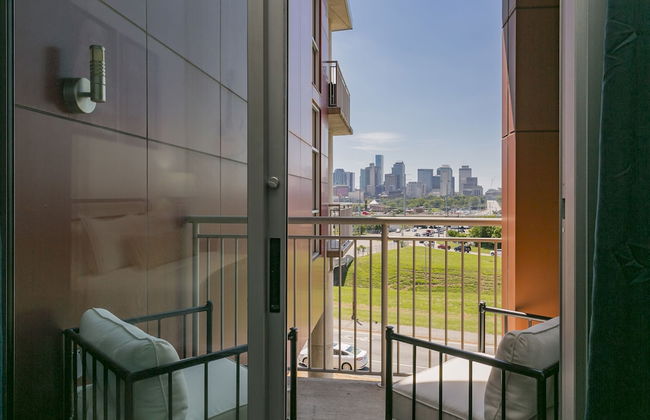 Mid Century Modern Downtown Condo | 30+ Night Min - Foto 41