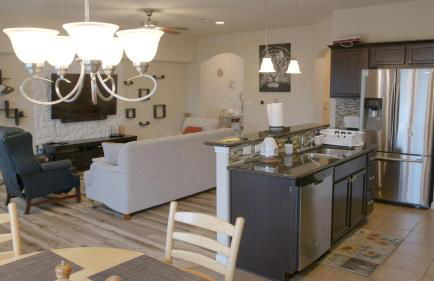 Stylish 3 Bedroom retreat near Downtown and Outlet - Foto 3