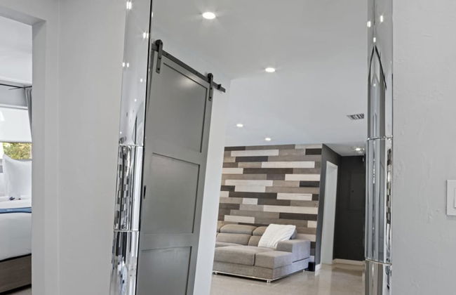 Beach Bliss 10 Mins to Waves 3BR Oasis With Pool - Foto 75