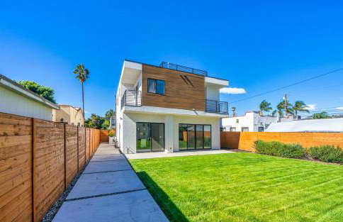 7 BR double house with parking and a backyard in LA - Foto 27
