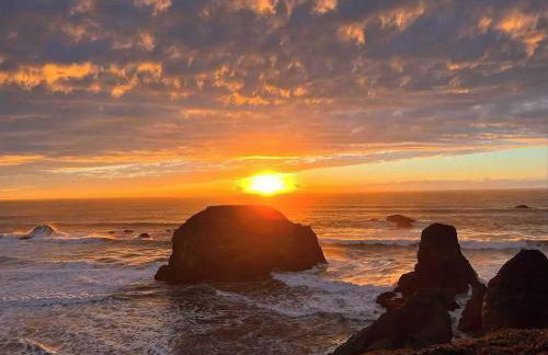 Seaside Elegance Oceanfront Escape with 3 Suites - Foto 32